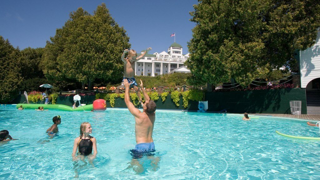 grand hotel pool 1024x576 The Majestic Grand Hotel
