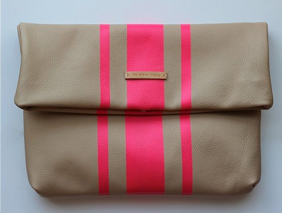 The Clutch is the It Bag il 570xN.351746910 The Clutch is the It Bag