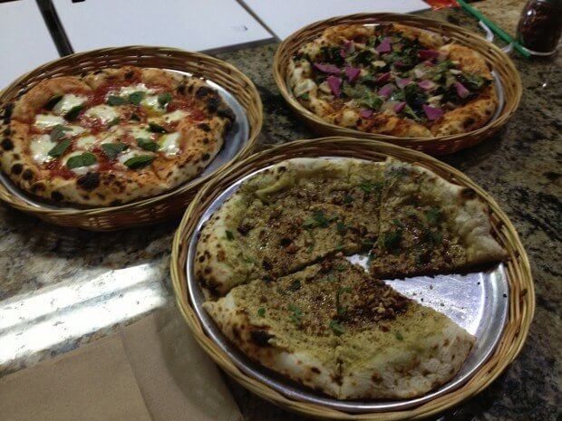 Pizza, Pizza, Pizza! Three pizza Bella 620x465 Pizza, Pizza, Pizza!